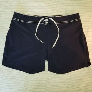 Carve Designs dark blue board shorts size 12